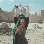 Insegnante laureata in lingue orientali e con C2 in lingua inglese, impartisce lezioni private in inglese per tutti i livelli